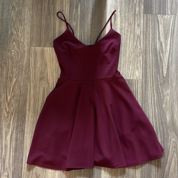 XS Burgundy Dress with Pockets - Picture 1 of 2